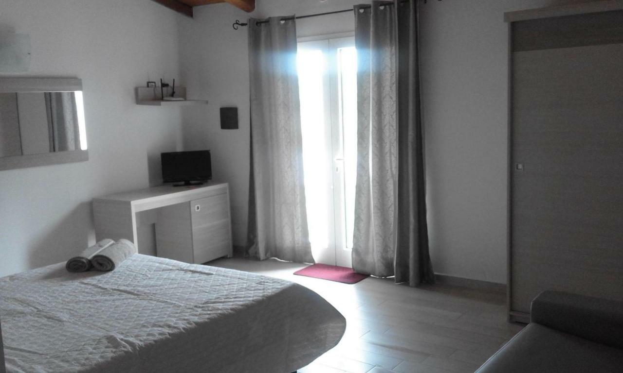 Bed and Breakfast Sole&Sale San Teodoro  Exterior foto